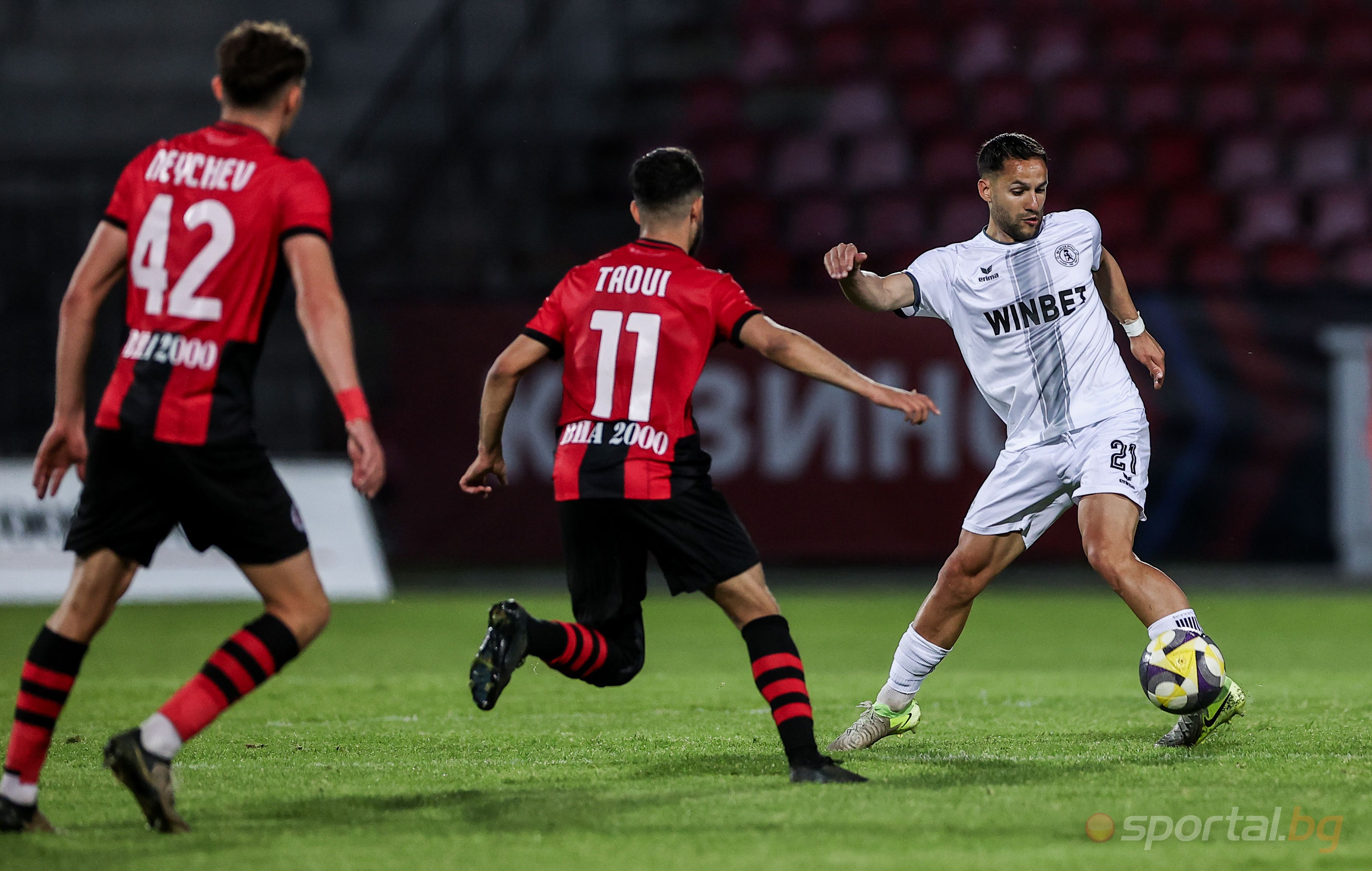 Lokomotiv Sofia Wakes Up After Half-Time Against Botew Vratsa
