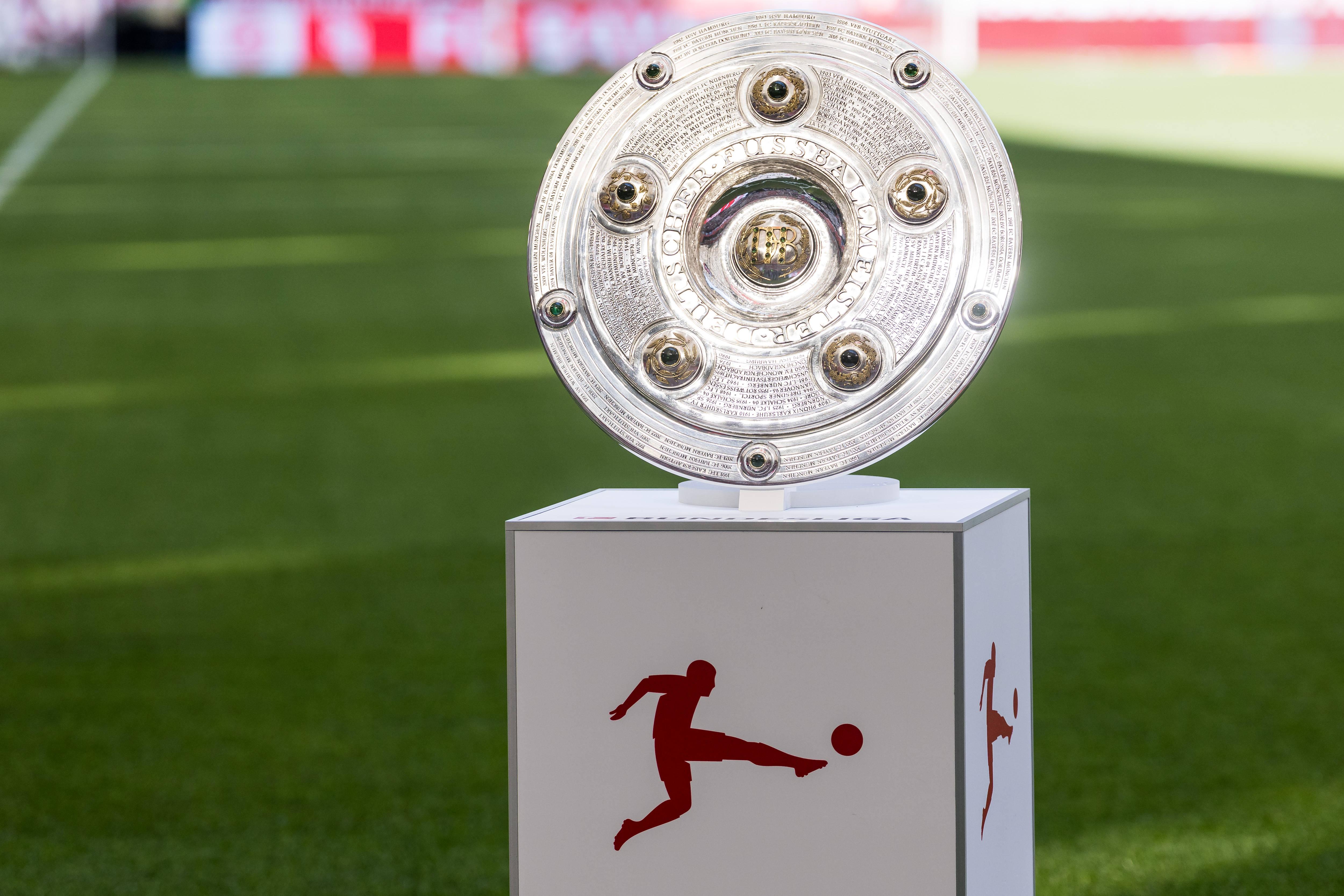 Bayern and Cologne Lineups for Final Bundesliga Day, "Alianz Arena" Prepares for Championship Celebration