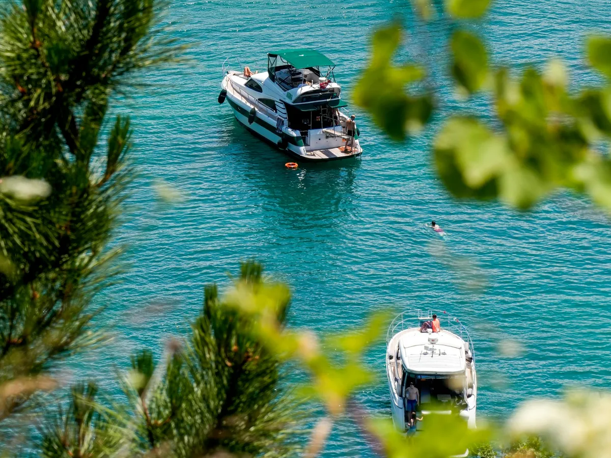 Adria yacht rental prices: hidden costs add up fast