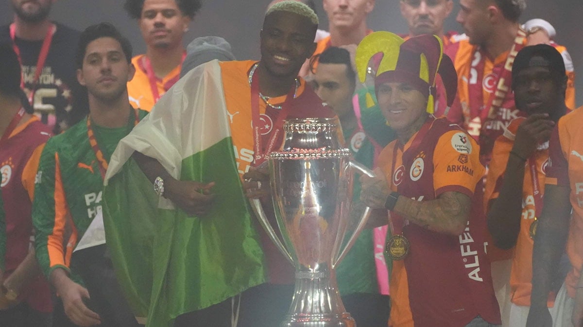 Lucas Torreira Returns Home After Attack in Istanbul