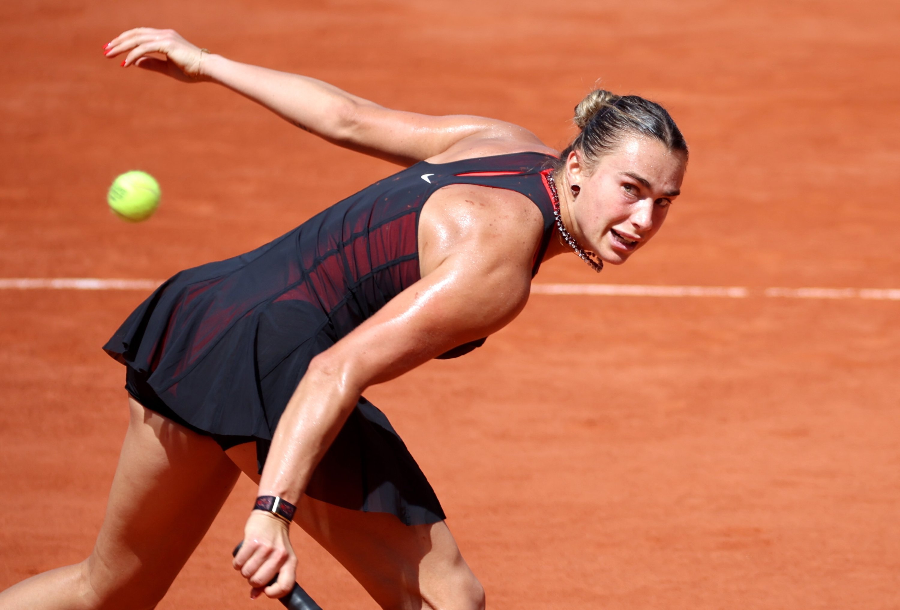 Sabalenka vs Osaka: Night Clash Decides French Open Quarterfinal Spot