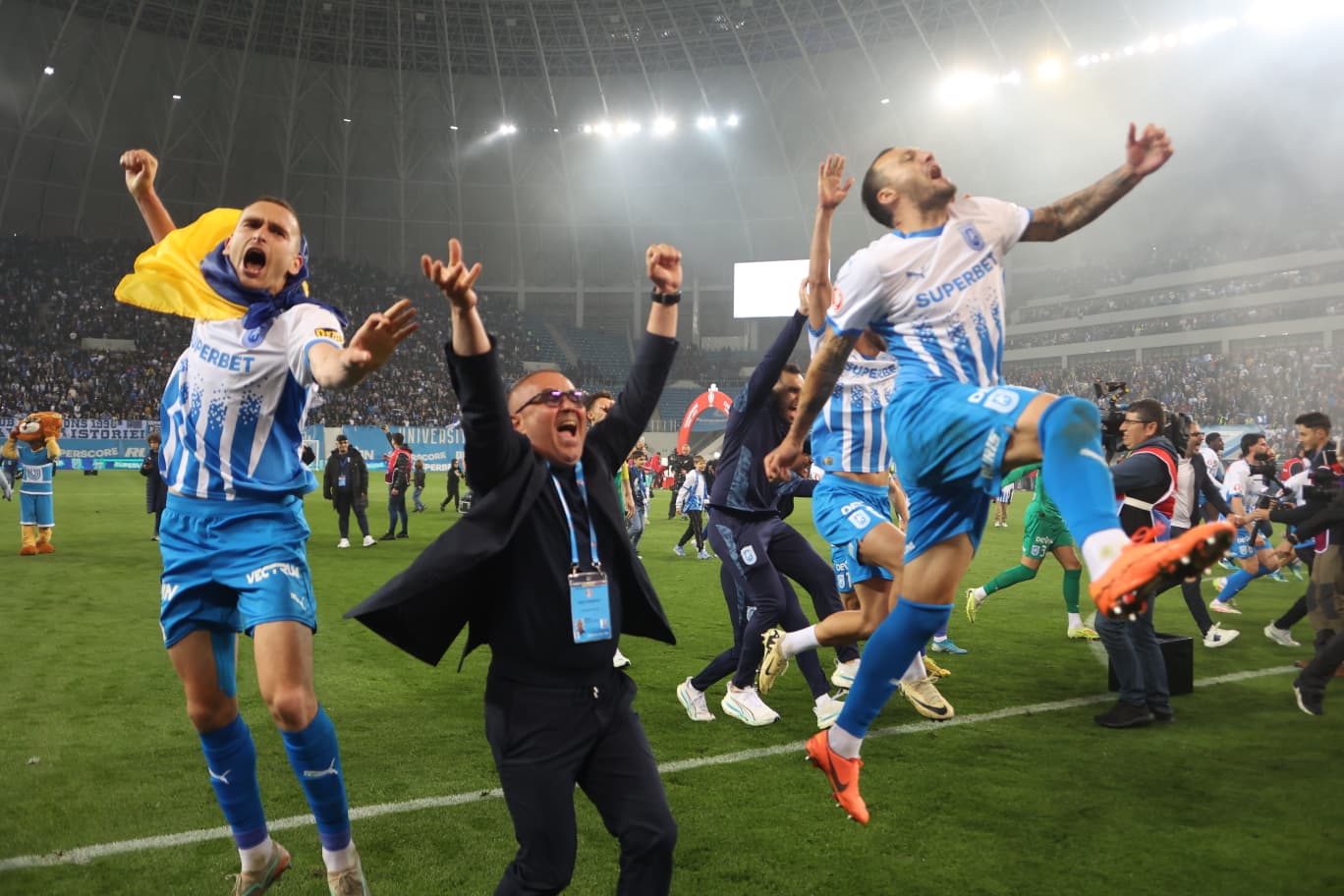 Universitatea Craiova Celebrates Superliga Triumph