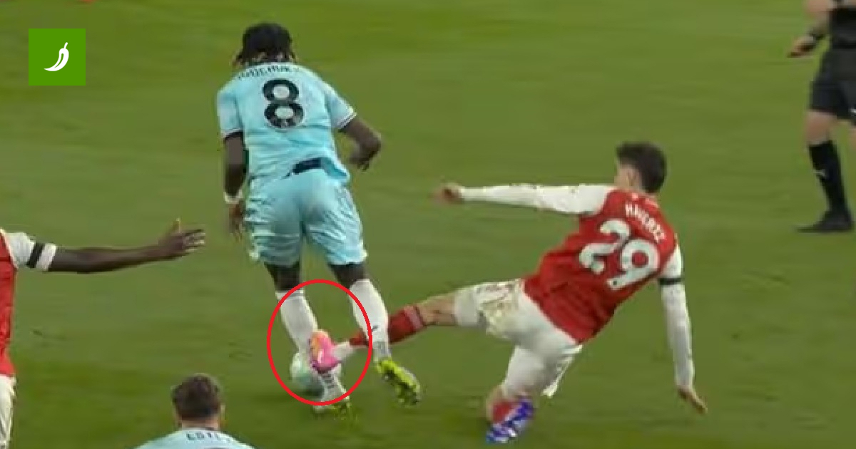 Arsenal's Red Card Controversy Puts Premier League Title Within Reach