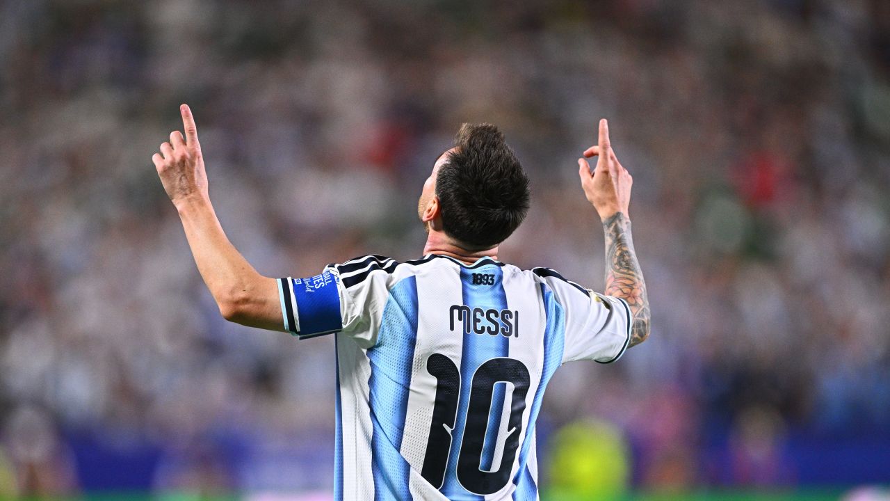 Messi Equals Klose! Triple Hat-Trick History in Argentina Win