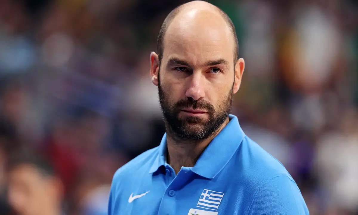 Red Star Bomb Triggers Spanoulis to Aris Fireworks