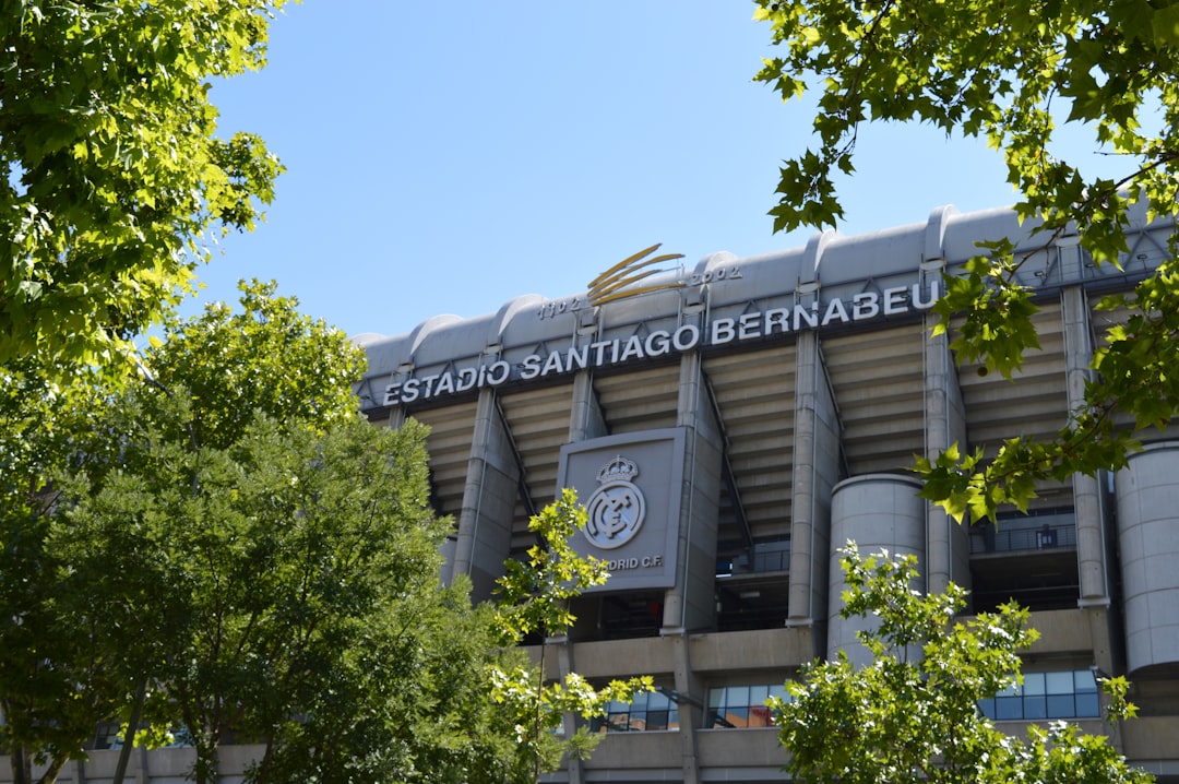 Real Madrid's Julian Alvarez Pursuit Sparks Transfer Frenzy and Balkan Fan Reactions