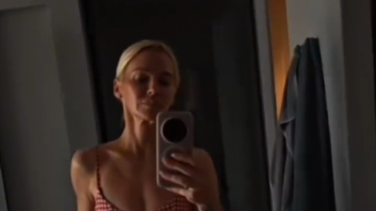 Nataša Bekvalac Shows Off Sculpted Body on Ibiza Trip
