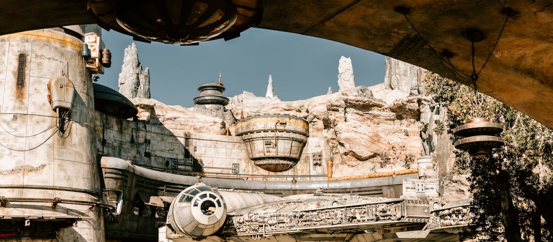 George Lucas director behind camera Star Wars set