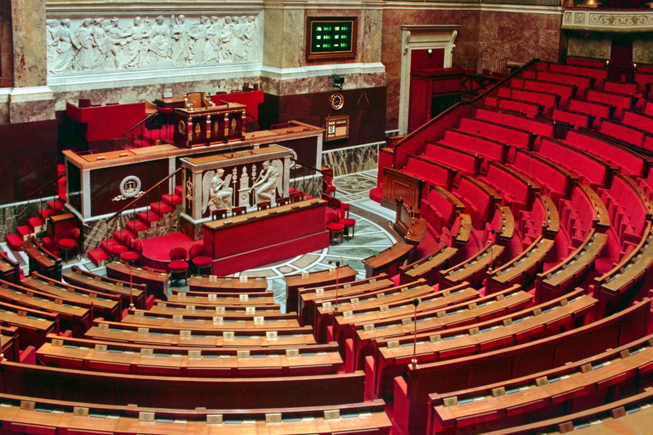 Bulgarian politicians debating in National Assembly chamber