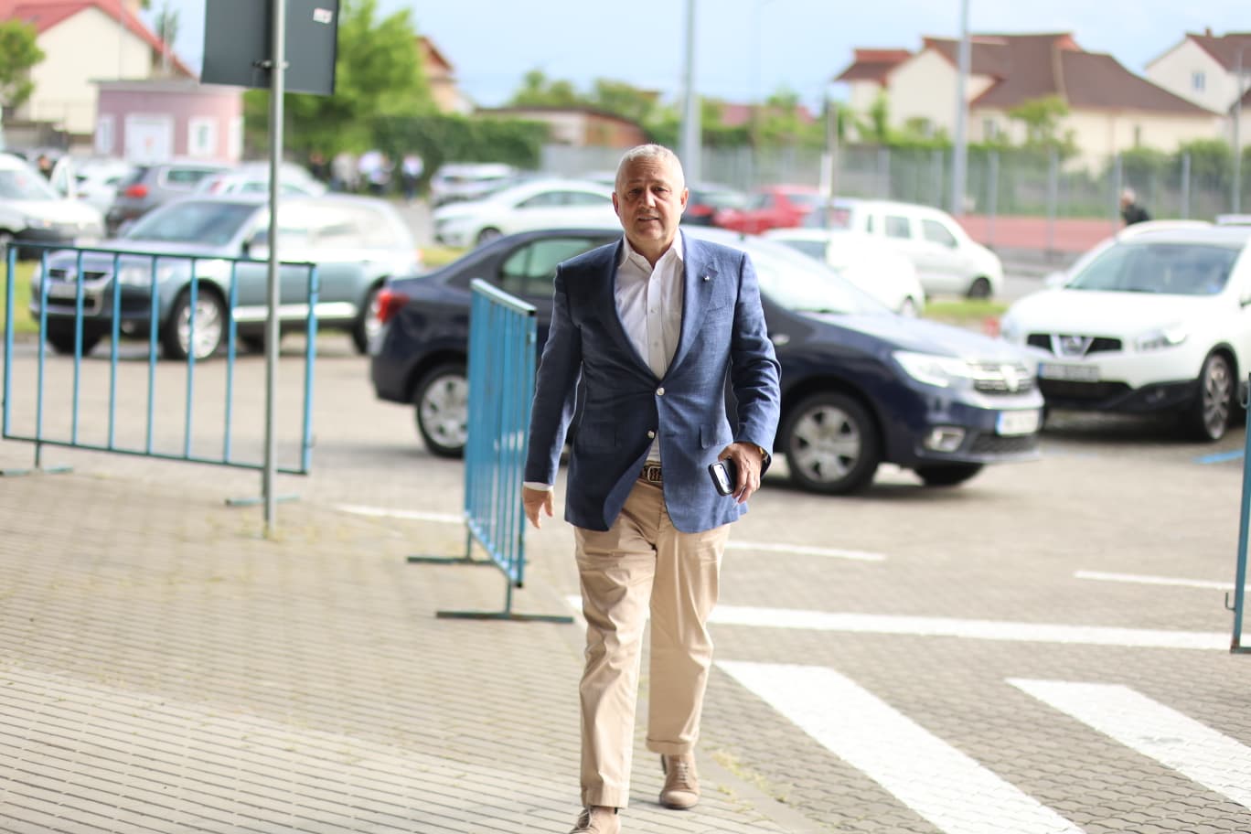 Rotaru Makes Early Appearance at Stadium for Craiova-U Cluj Match