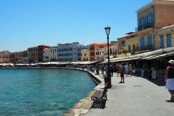 INSETE: Increased Tourist Numbers Do Not Boost Revenue in Certain Greek Regions