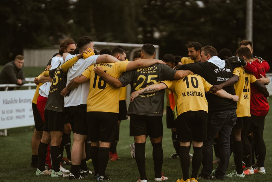 Costa Rica national football team huddle