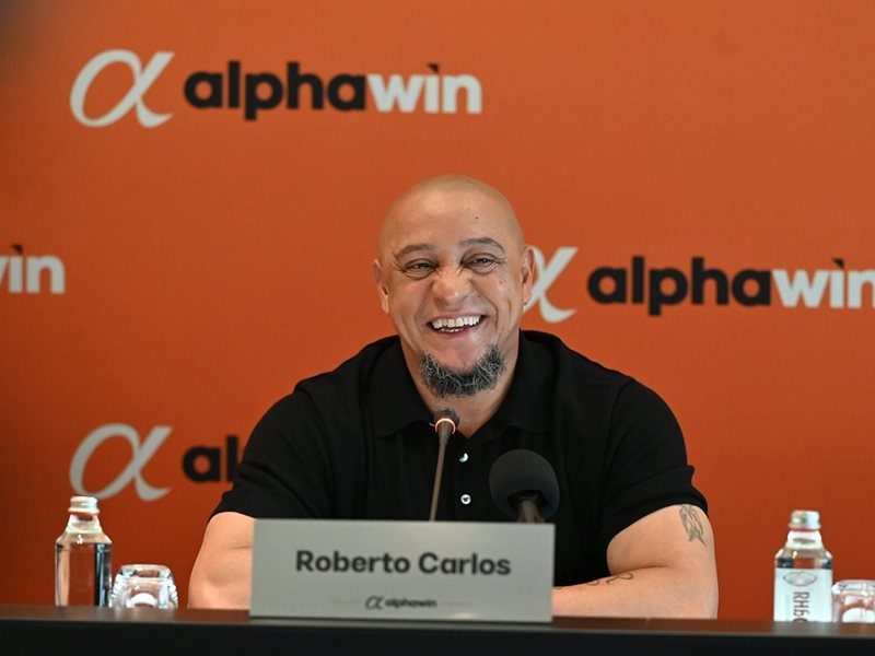 Roberto Carlos: Hristo Stoichkov Has a Better Left Foot Than Me, He Was My Idol