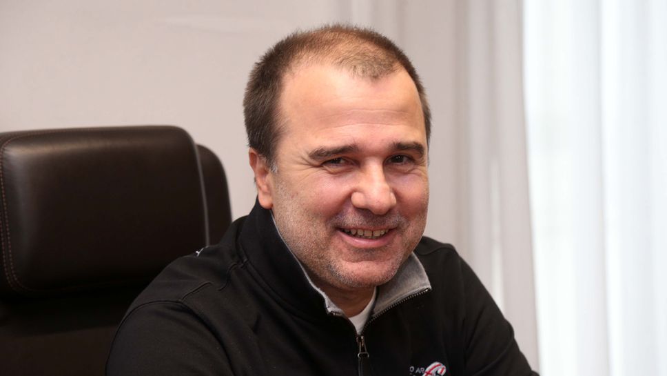 Ο Κλευθμίρ Ντζενέβος Πάηκε Να Κοτύλισε