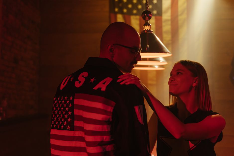 Travis Kelce Honors Taylor Swift at Live from L.A.: Inside the Viral Cameo