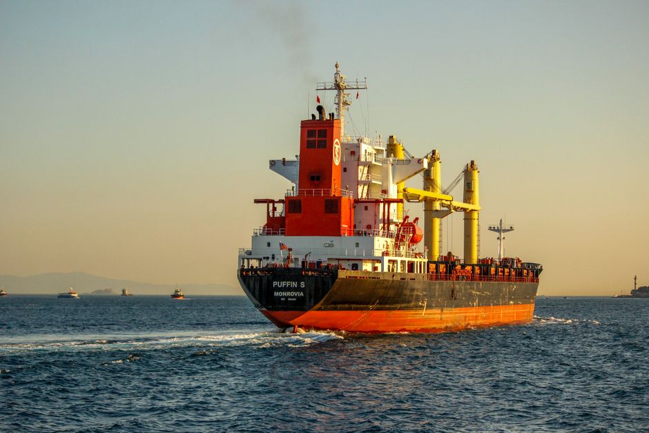 Ukrainian cargo ship damaged Istanbul Strait water