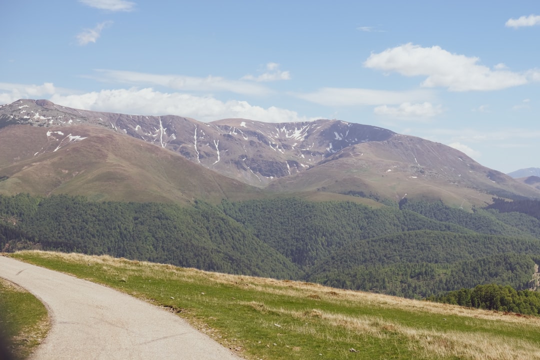 Balia Lake trailhead parking Romania mountain road access summer