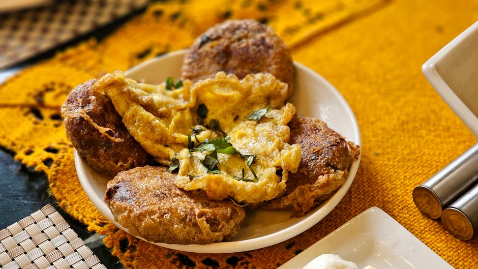 Albanian Riviera food byrek qofte plate