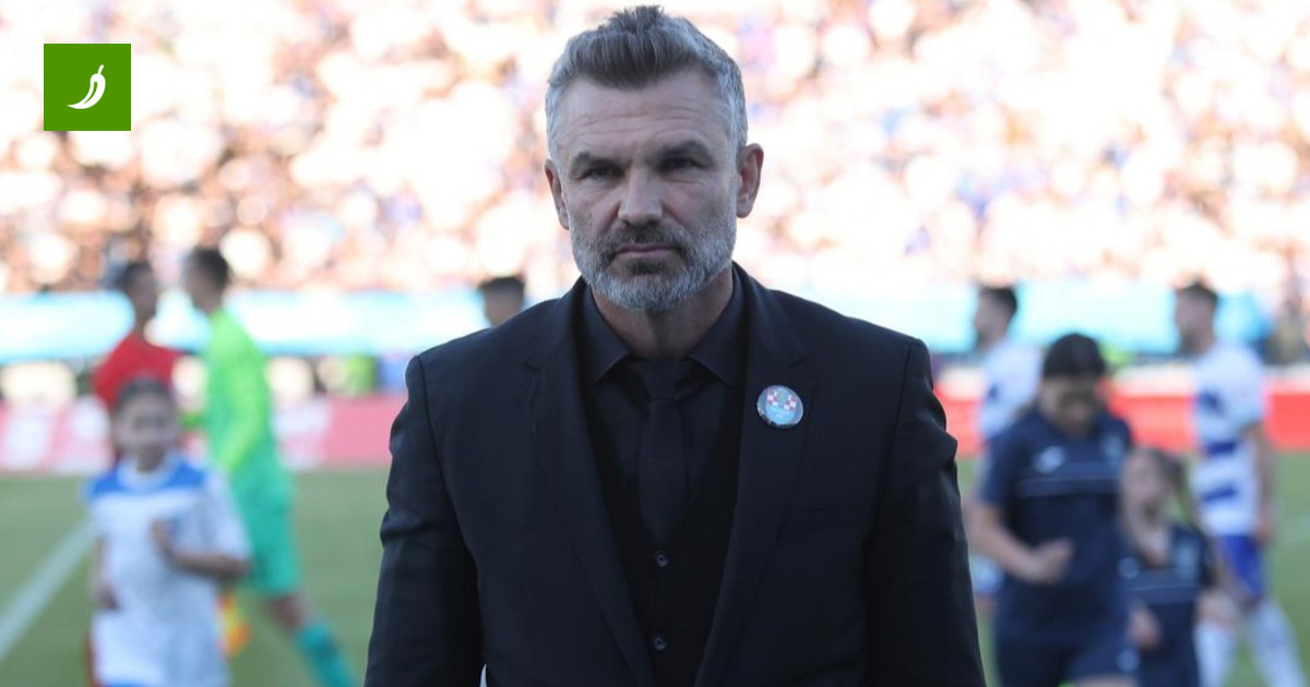 Stipić Hugs Vukovar Players Before Final Game Against Hajduk