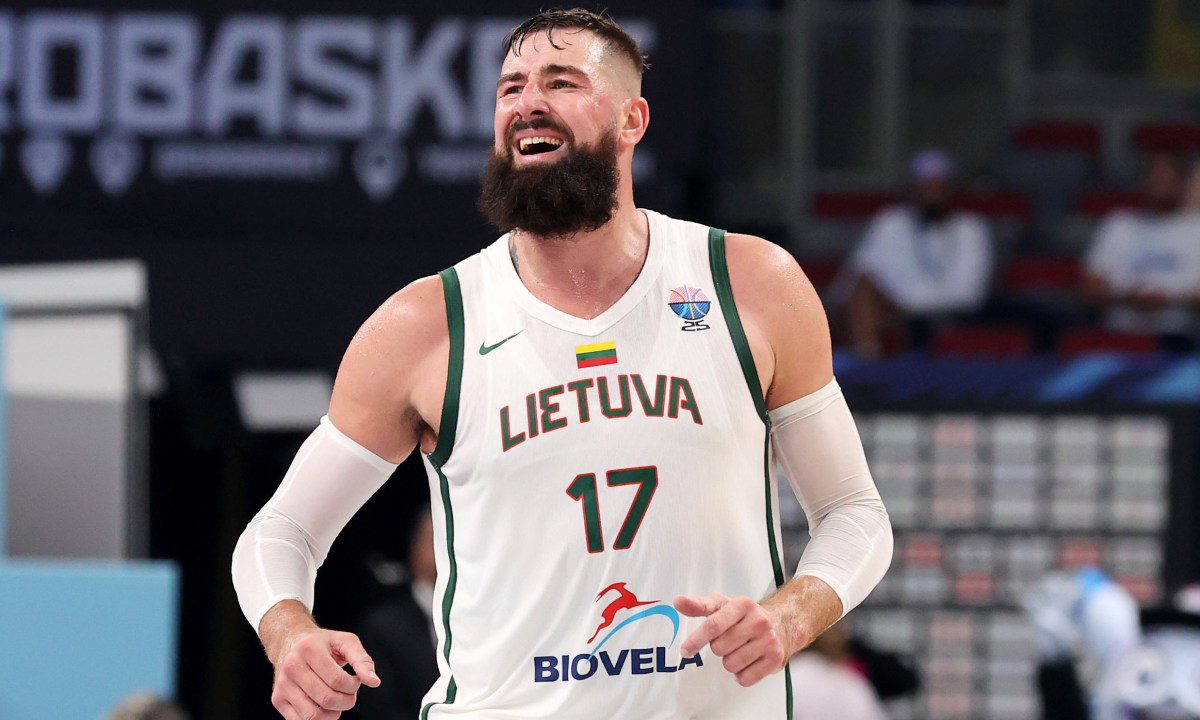 Panathinaikos' Big Man Blitz: Valanciunas & Nurkic on the Radar