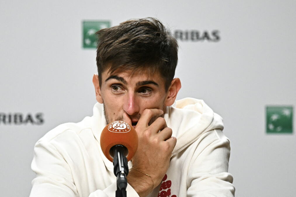 Arnaldi's Shock RG Semis Exit: Virus Strikes, Sinner Advances