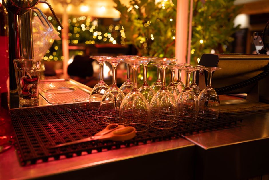 Bar Galeb Rovinj waterfront evening wine glasses