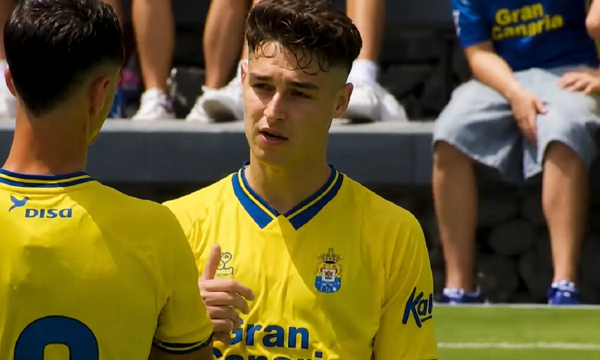 Olympiacos Eyes Mica Marmol: The Barcelona Graduate Ready to Ignite the Defense