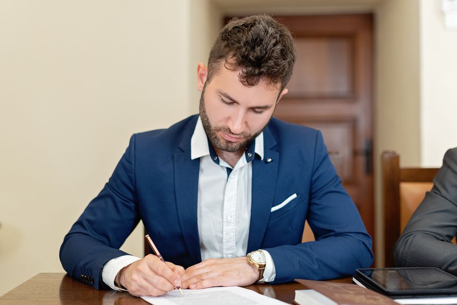 Ferdi Zeyrek signing contract Manisa Somaspor club