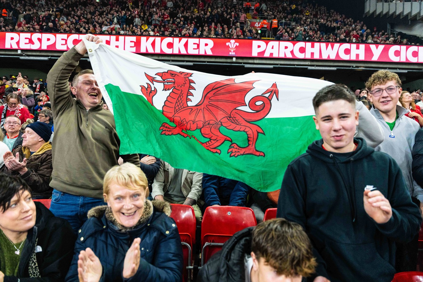 1,500 Welsh Fans Invade Bucharest for Hagi’s Friendly