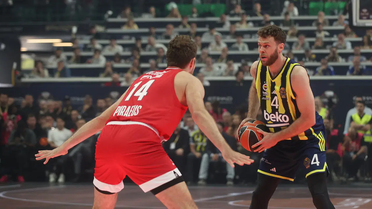 Fenerbahçe Beko Falls Short in EuroLeague Final Four Opener