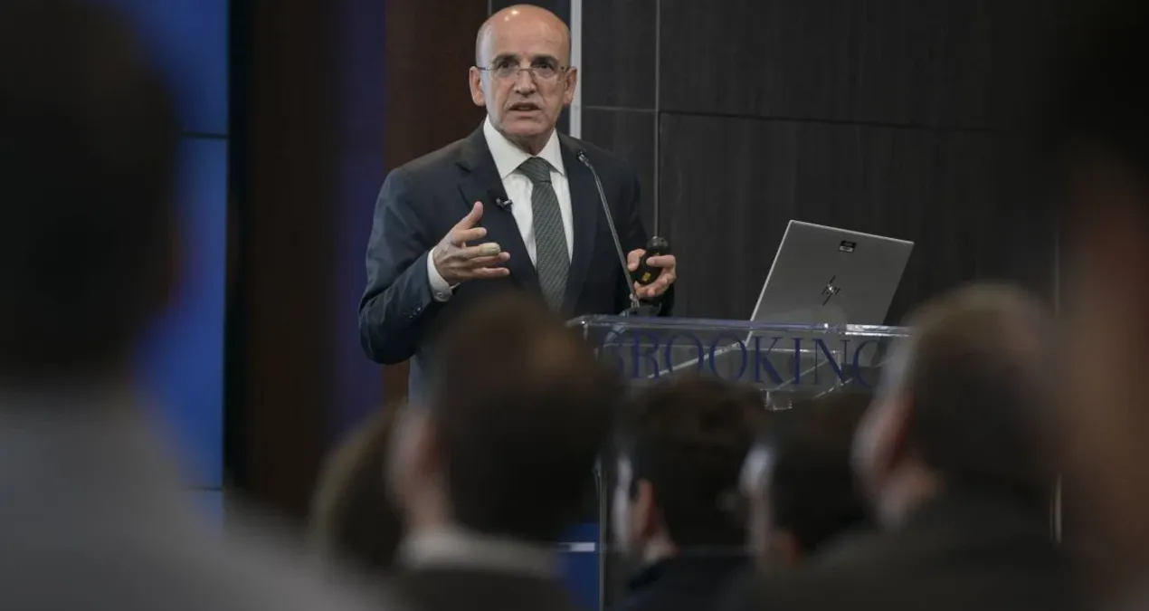 Turkish Investors Exit Conference After CHP Ban Announcement