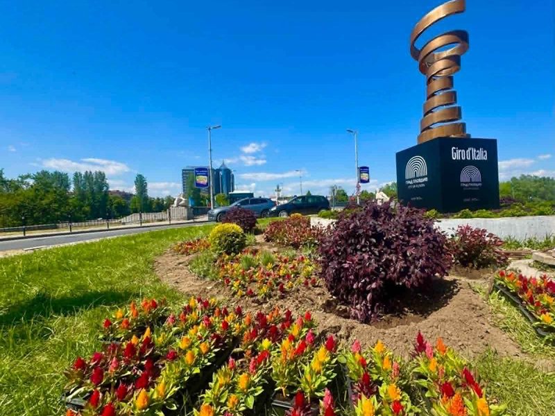 Plovdiv Decorated with Thousands of Flowers for Giro d'Italia