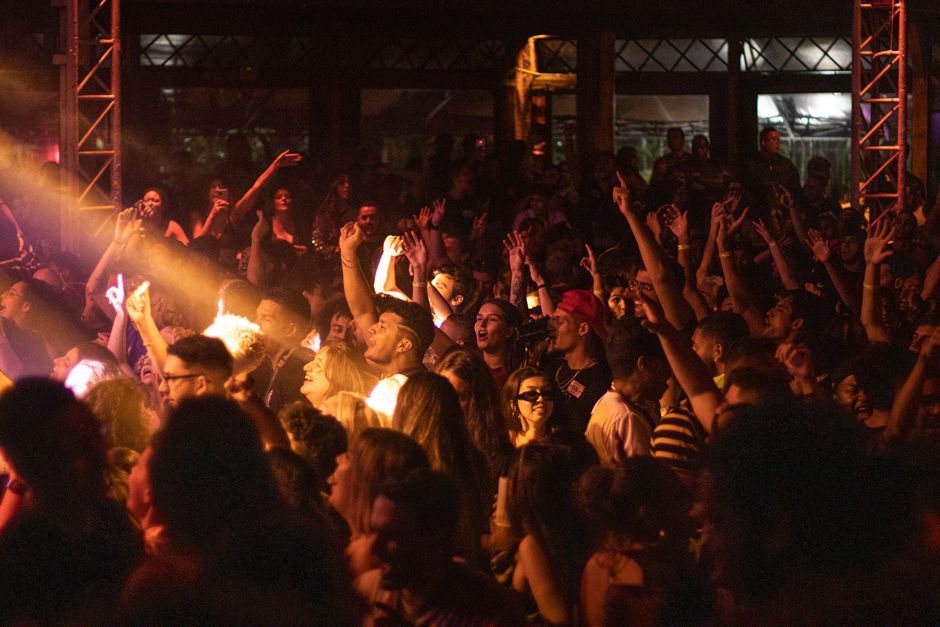 Lido dei Pini beach club Otranto night party lights