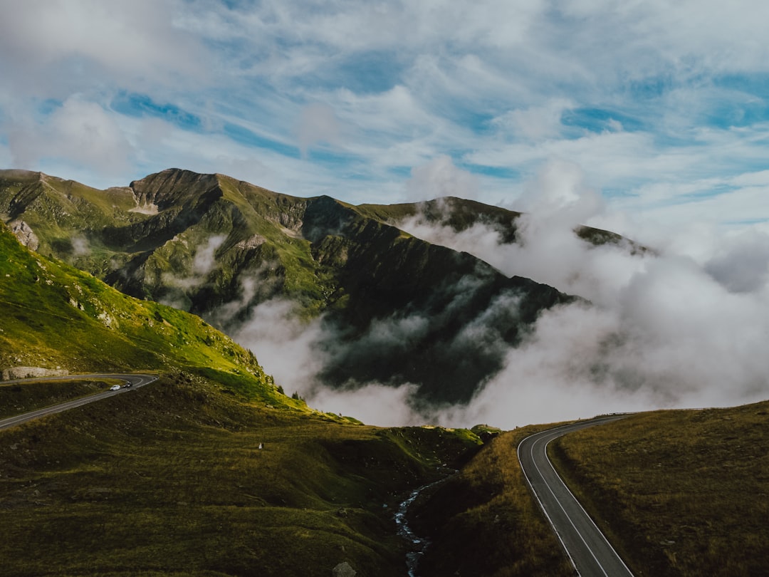 The Geology Behind Romania's Transfăgărășan Highway: Concrete Through the Carpathian Core