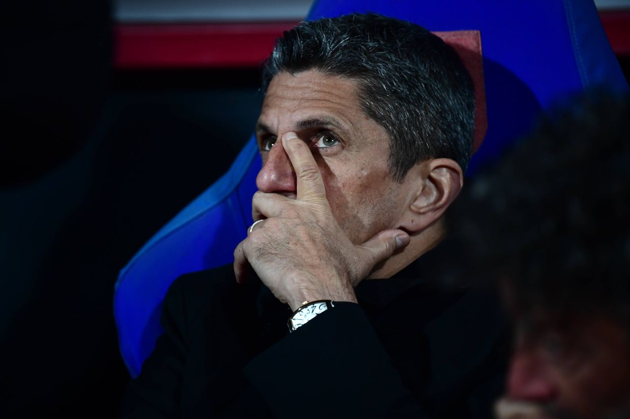 Răzvan Lucescu's Future at PAOK Uncertain as Beşiktaş Expresses Interest