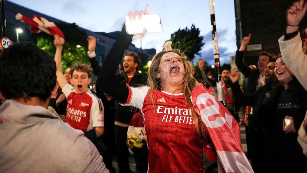 Arsenal Claims Premier League Title After 22-Year Wait