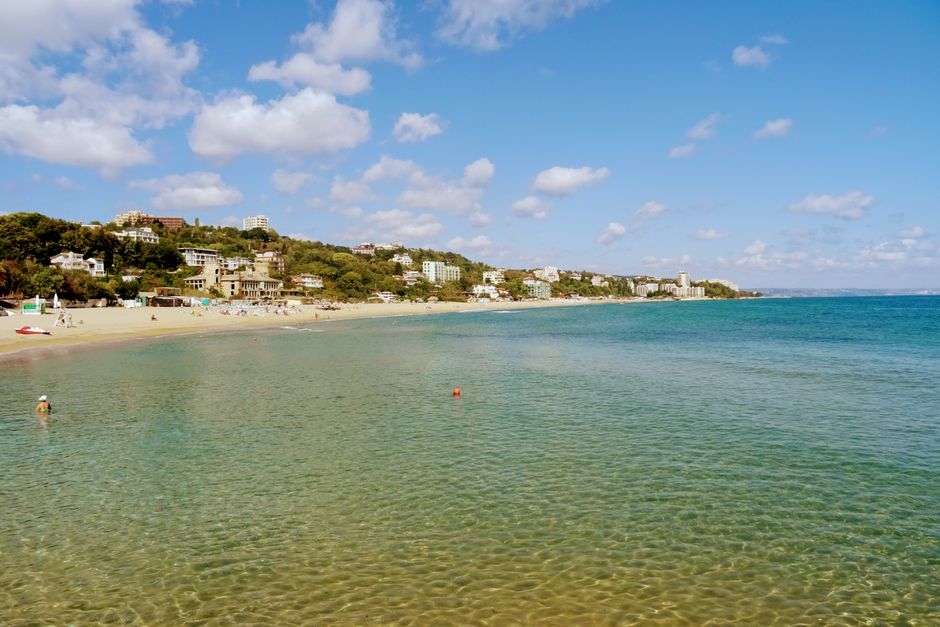 Golden Sands Beach Varna Bulgaria night clubs bars beach party