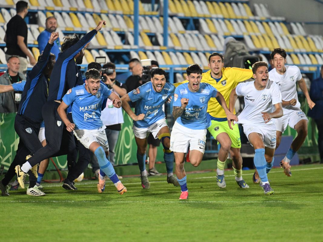 Titan Returns: 2.04m Maxim Signs for Universitatea Craiova