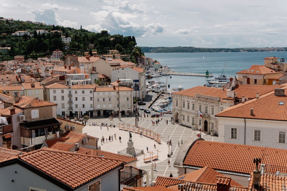 Piran nightlife old town wine bar terrace