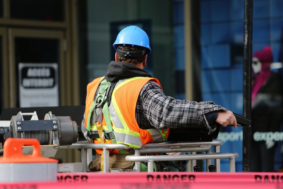 Construction worker safety gear Balkan site