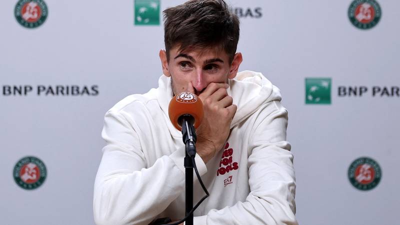 Roland Garros Final Set: Cobolli vs Zverev After Arnaldi Withdraws