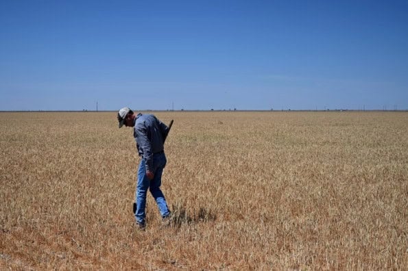 Greek Government Offers Free Holidays to 27,500 Farmers