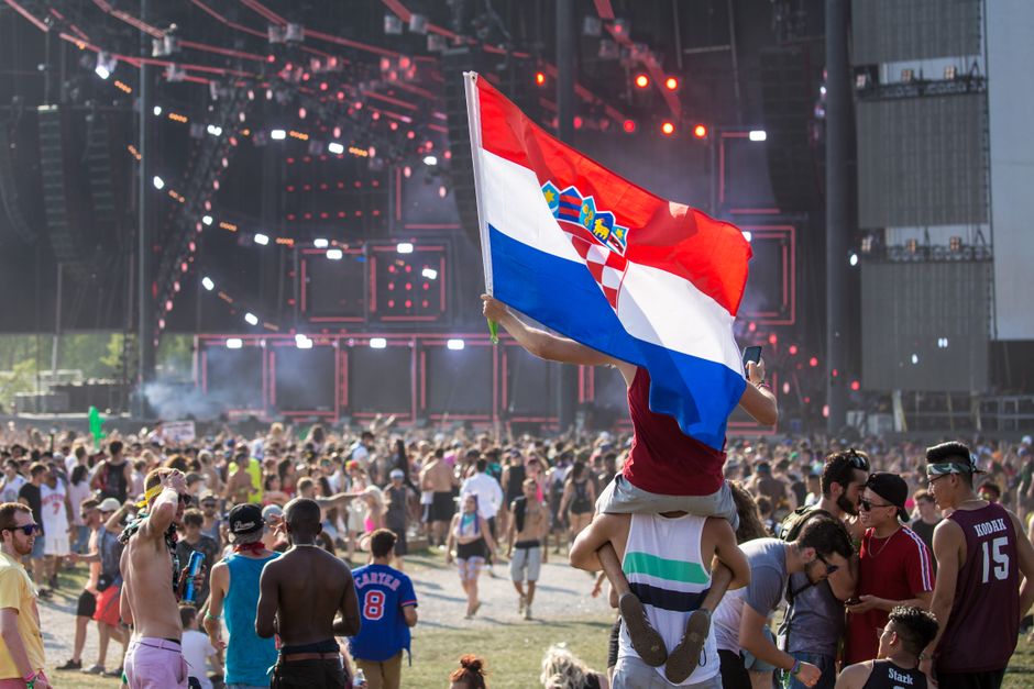 Croatian flag fans cheering Ilir Latifi