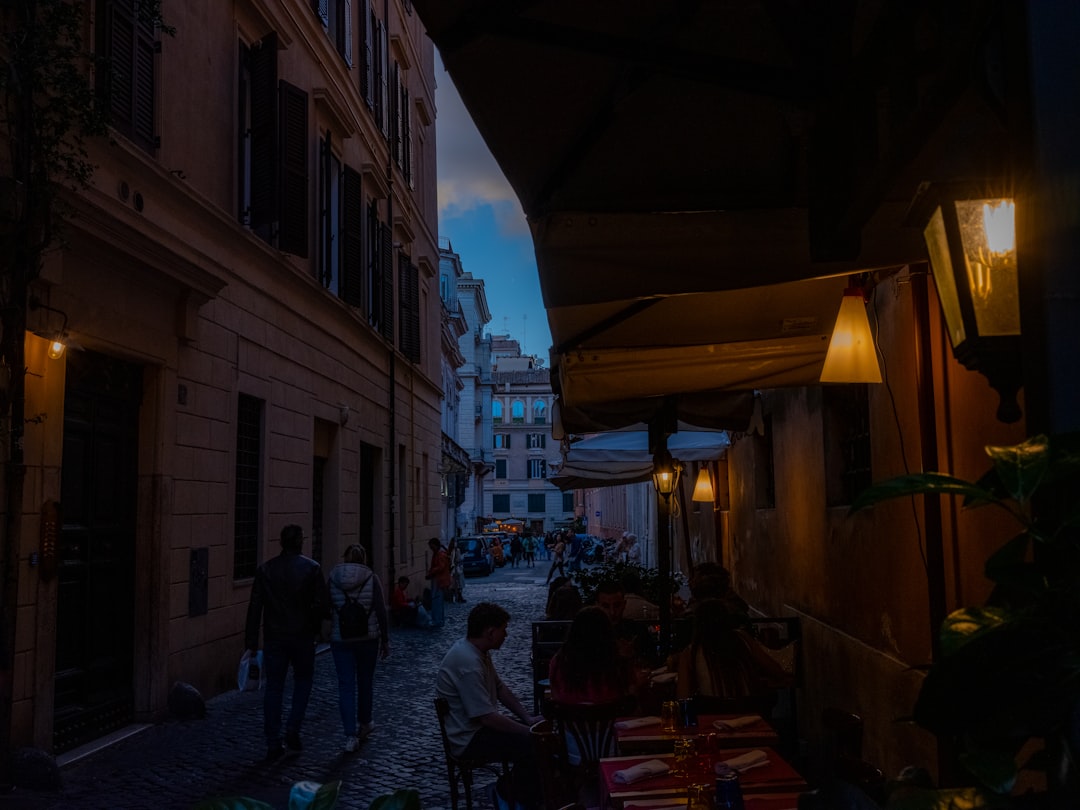 Via Vittorio Emanuele Otranto street food cafes evening