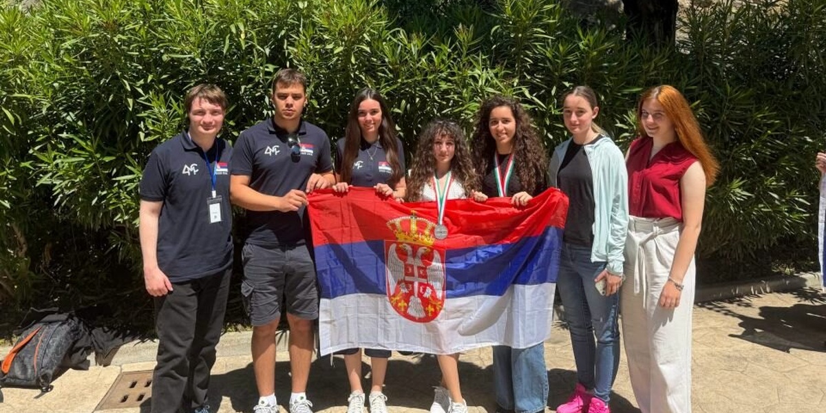 Serbian Girls Excel at European IT Olympiad in Italy