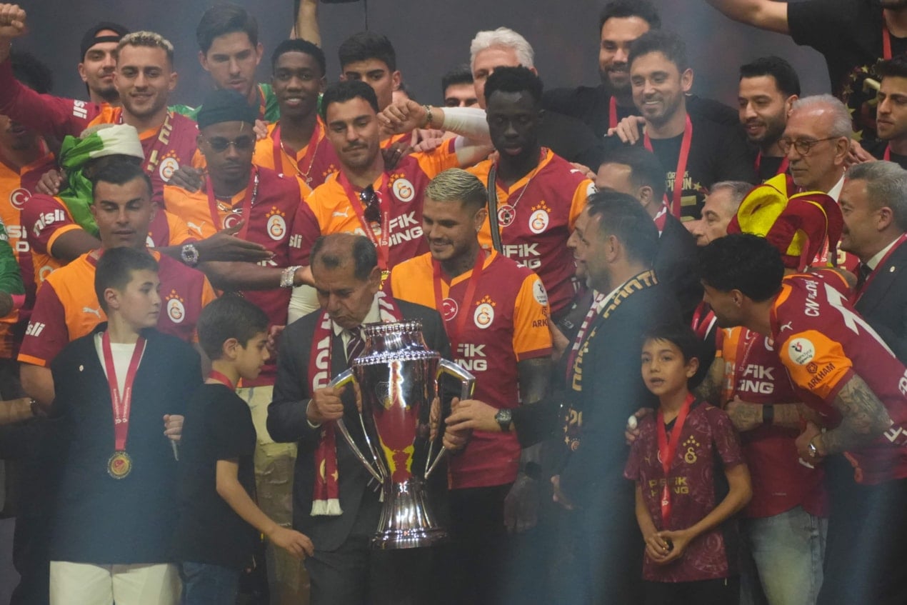 TFF Cold War Hits Galatasaray’s Championship Ceremony