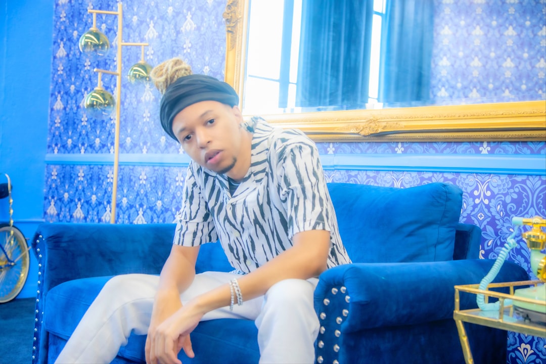 Aleyna Tilki Kralce music video screenshot