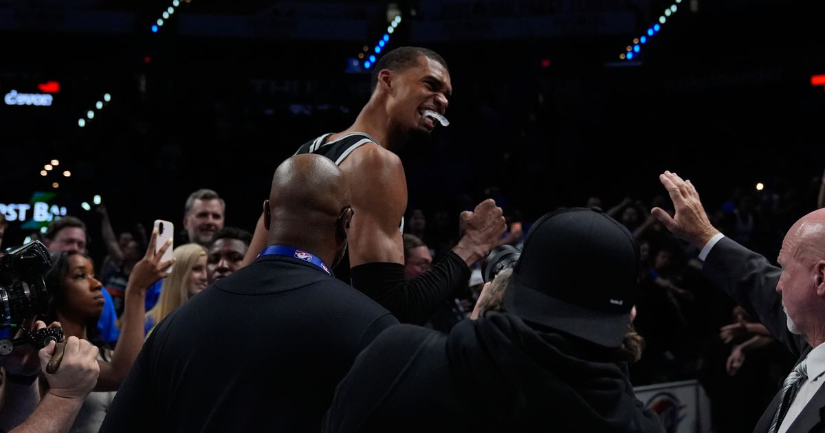 Vembanjama Shatters 1970 Record with 41 Points, 24 Rebounds; Spurs Defeat Thunder in Overtime