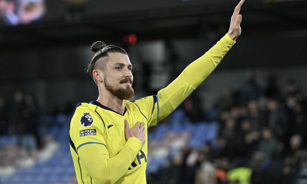 Drăgușin's Fate at Tottenham Hangs in the Balance