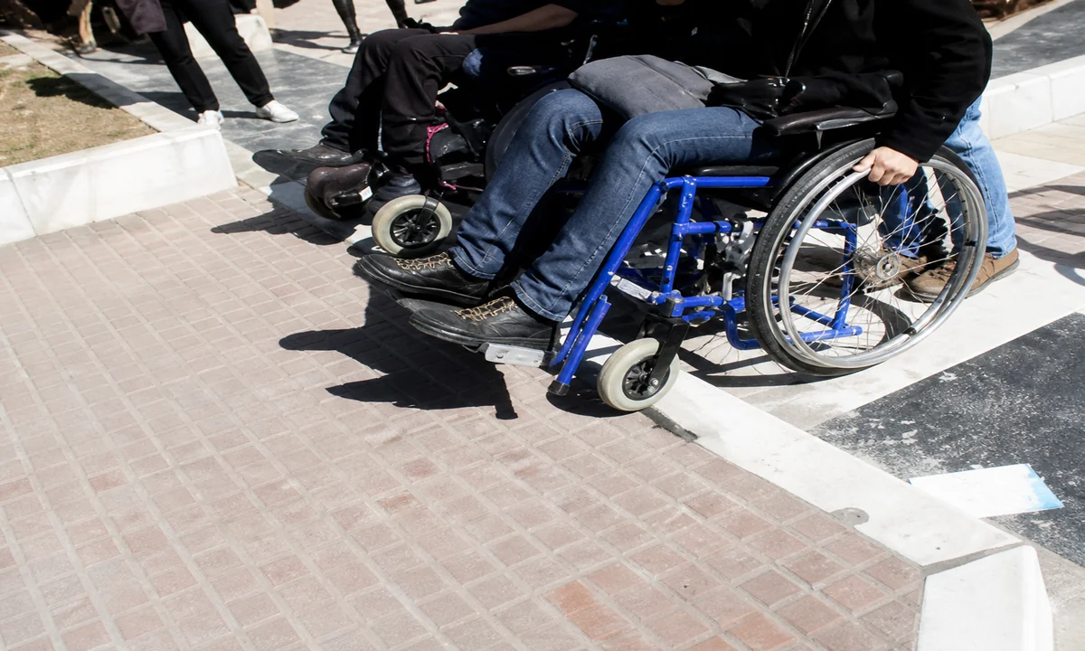 Adăuguri pentru persoane cu dizabilități până la 671 de euro — cine are dreptul